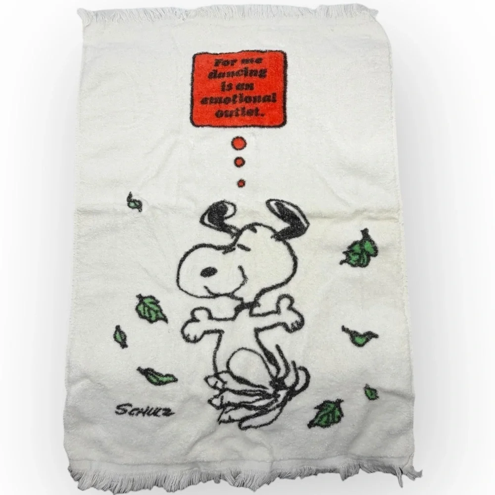 Peanuts Snoopy hand towel Dish Towel vintage Stevens Utica 23